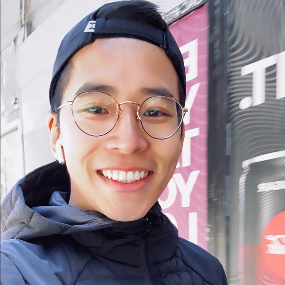 Meet your Posher, Dennis - Picture 2 of 4